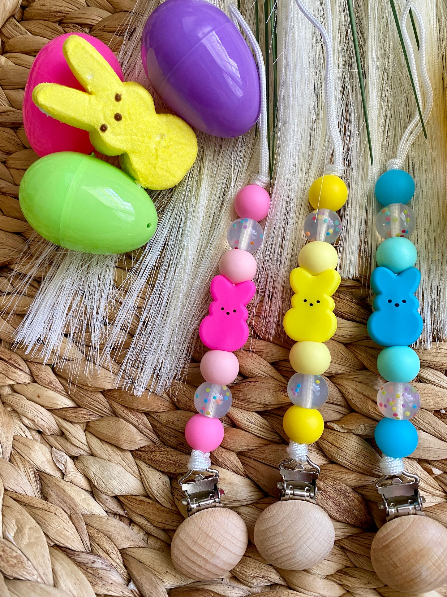 PEEP PACIFIER CLIP