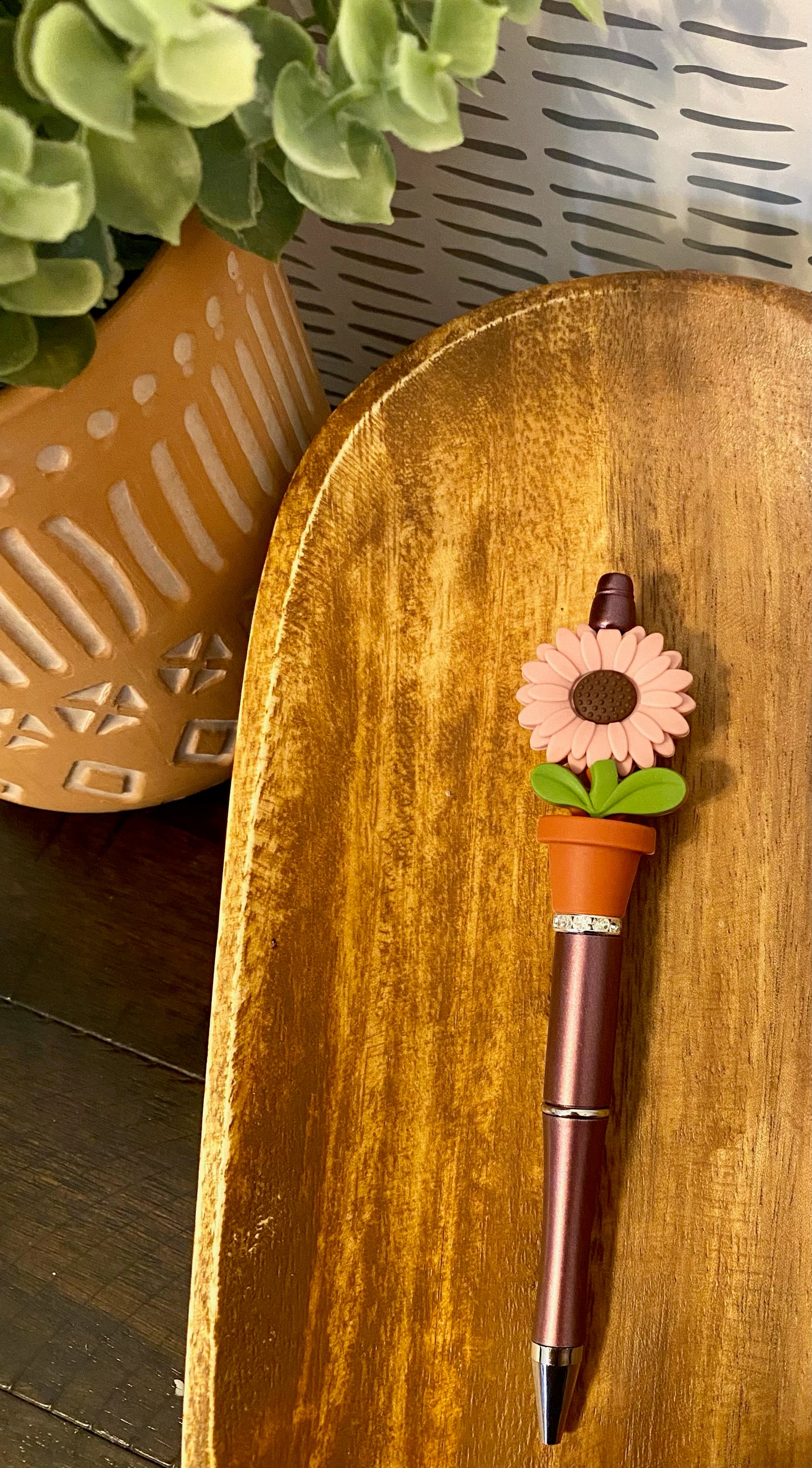 Blush Flower Pot - Pen