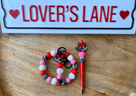 LOVERS LANE WRISTLET & PEN SET